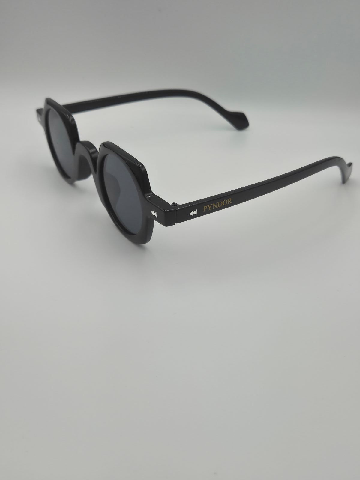 Moros Black