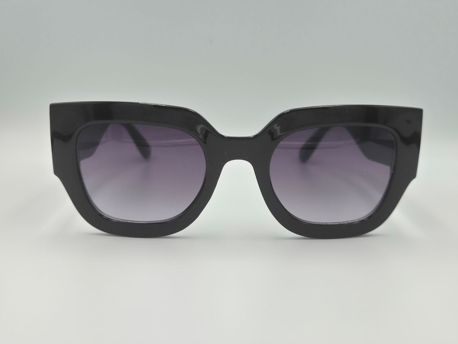 Iris Black