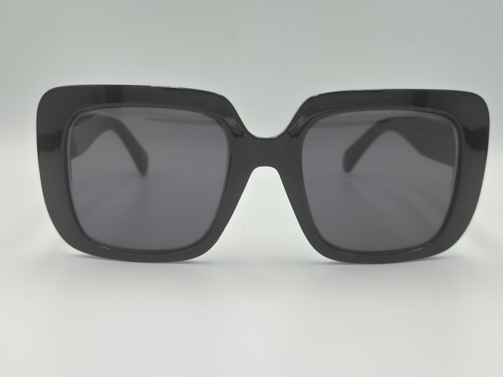 Dione Black