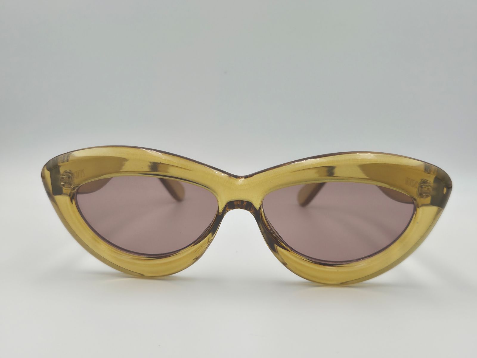Medea Yellow