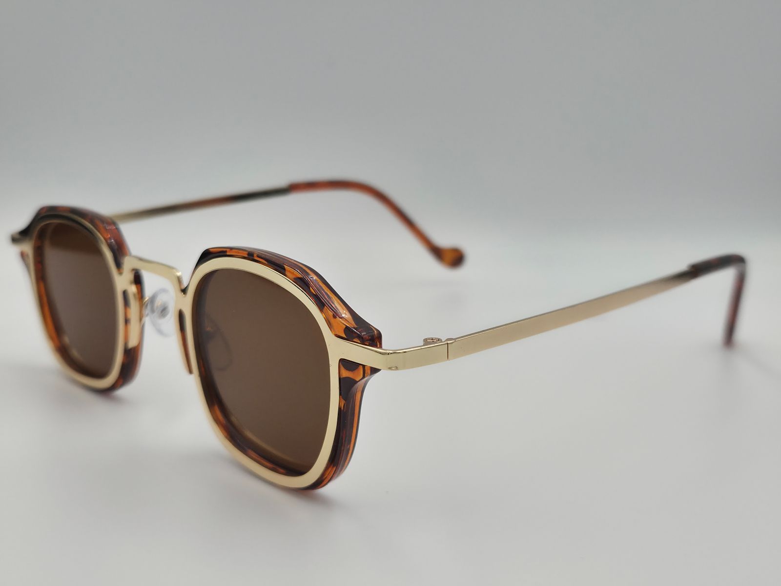 Nostos Brown