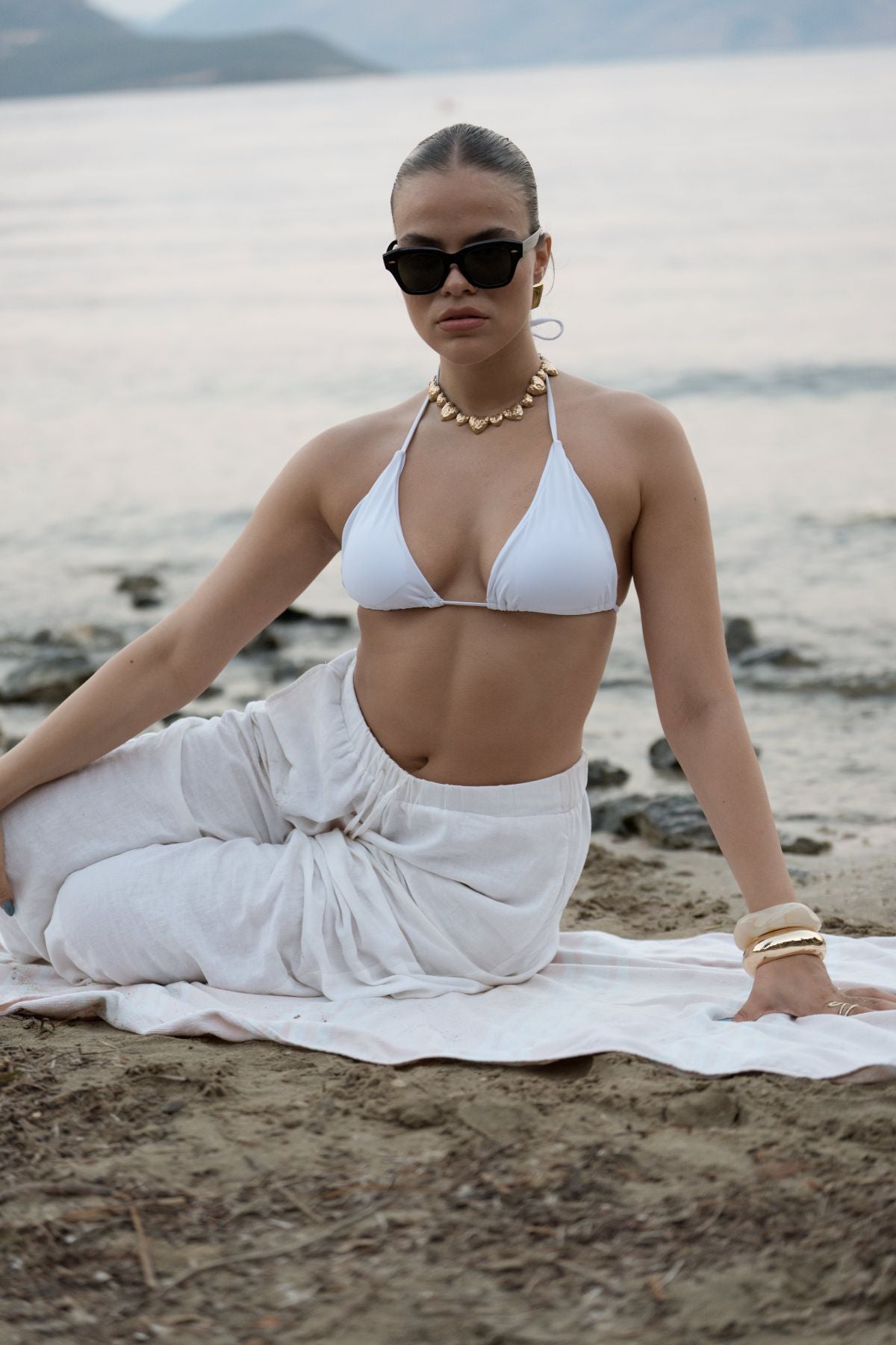 Themis Black